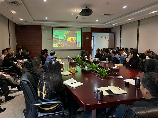 db旗舰厅集团组织集中观看纪念改革开放四十周年庆祝大会